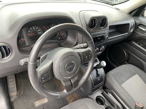 Used 2013 Jeep Patriot Latitude image 10
