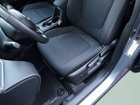 Certified 2022 Toyota Corolla Cross LE AWD/4WD image 20