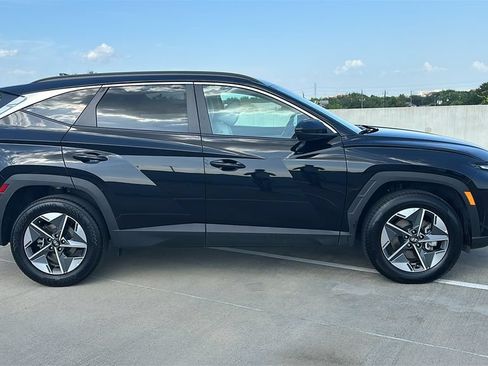 Used 2025 Hyundai Tucson SEL AWD/4WD image 13