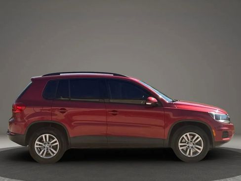 Used 2016 Volkswagen Tiguan S image 2