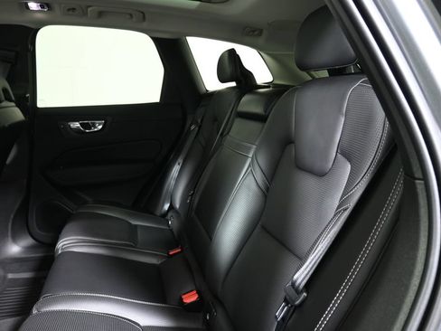 Used 2019 Volvo XC60 T6 Inscription w/ Protection Package Premier AWD/4WD image 6