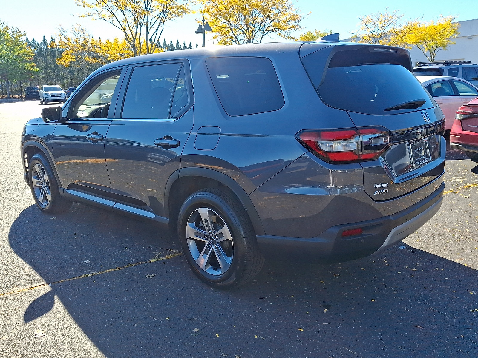 Used 2025 Honda Pilot EX-L image 4