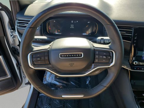 Used 2022 Jeep Wagoneer Series II AWD/4WD image 23