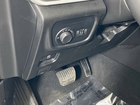 Used 2023 Jeep Grand Cherokee L Laredo AWD/4WD image 10