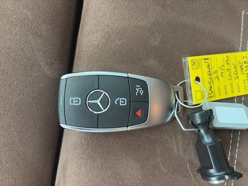 Certified 2025 Mercedes-Benz CLA 250 4MATIC image 25