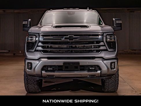 Used 2025 Chevrolet Silverado 3500 High Country w/ High Country Premium Package AWD/4WD image 4