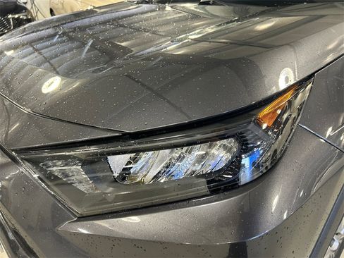 Used 2022 Toyota RAV4 LE image 7