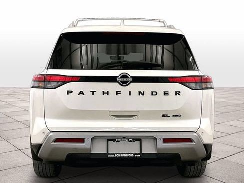 Used 2023 Nissan Pathfinder SL w/ Black Appearance Package AWD/4WD image 4