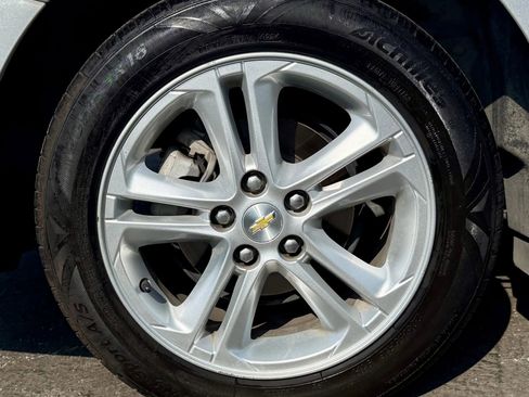 Used 2018 Chevrolet Cruze LT w/ RS Package image 6