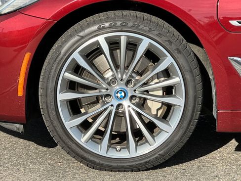 Used 2023 BMW 530e RWD image 36