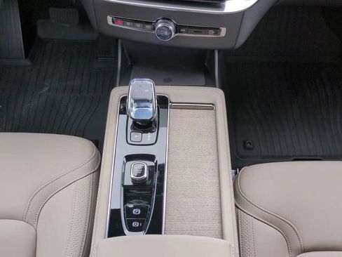 New 2026 Volvo XC90 B6 Plus w/ Protection Package Premier AWD/4WD image 15