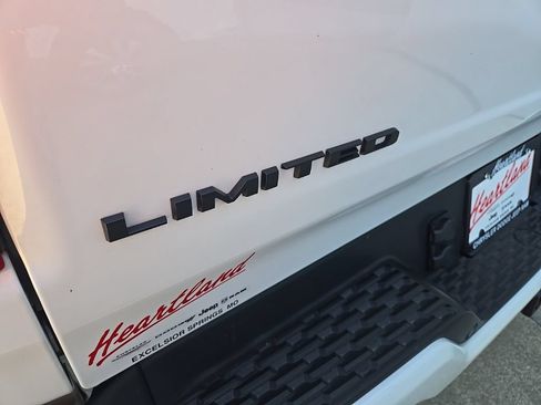 Used 2025 RAM 1500 Limited AWD/4WD image 27