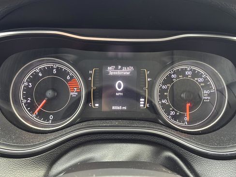 Used 2019 Jeep Cherokee Latitude w/ Popular Appearance Group image 34