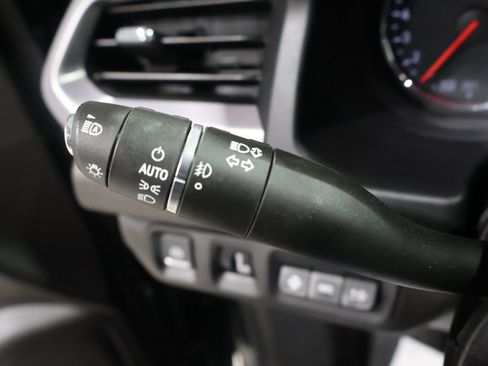 Used 2023 GMC Acadia SLT w/ Preferred Package image 45