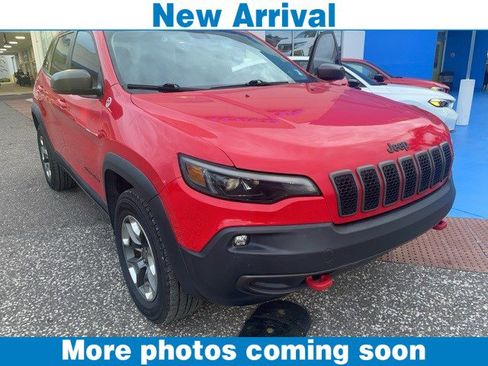 Used 2019 Jeep Cherokee Trailhawk image 1
