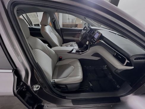 Used 2023 Toyota Camry SE image 31