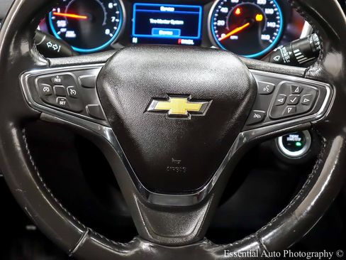 Used 2019 Chevrolet Equinox LT FWD image 18