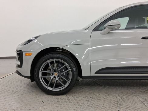 Used 2026 Porsche Macan AWD/4WD image 11