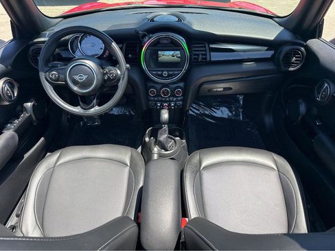 Used 2019 MINI Cooper Convertible image 4