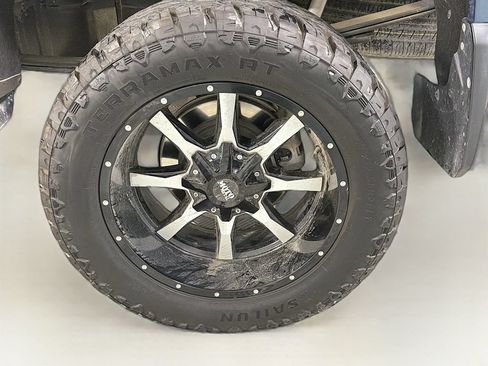 Used 2024 Chevrolet Silverado 1500 Custom w/ LPO, Dark Essentials Package AWD/4WD image 34