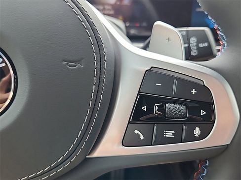 Used 2025 BMW X7 M60i image 26