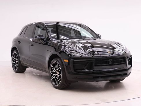 Used 2025 Porsche Macan image 9