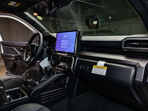 Used 2025 Toyota 4Runner TRD Off-Road Premium image 20