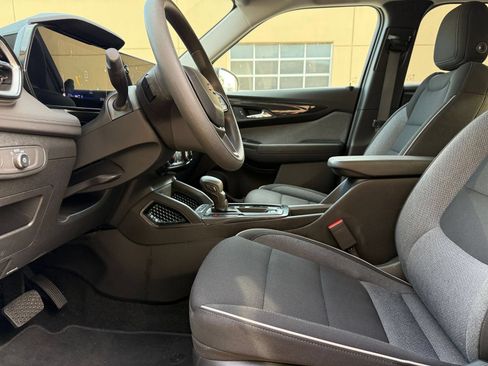 Used 2025 Chevrolet TrailBlazer LT w/ Driver Confidence Package AWD/4WD image 26