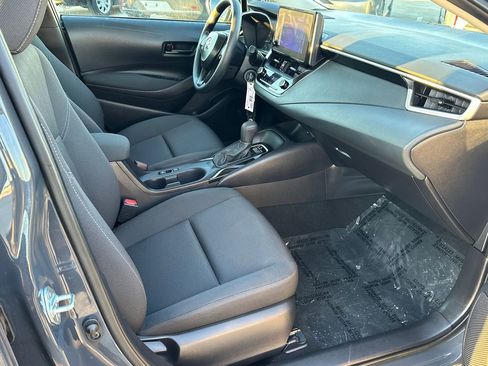Certified 2025 Toyota Corolla LE image 9