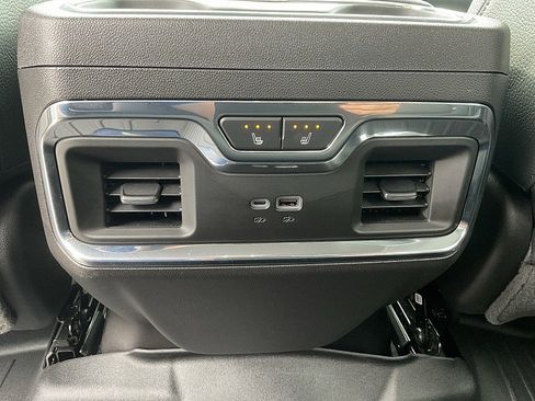Used 2024 GMC Sierra 1500 Denali w/ Technology Package image 12