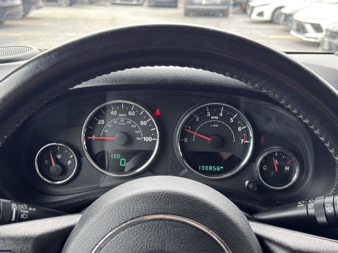 Used 2017 Jeep Wrangler Unlimited Sport w/ Quick Order Package 23S AWD/4WD image 23