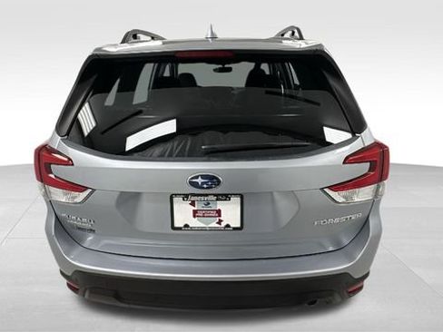 Certified 2023 Subaru Forester Limited image 4