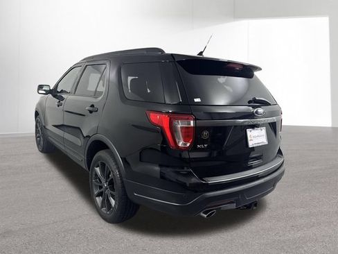 Used 2018 Ford Explorer XLT w/ Equipment Group 202A AWD/4WD image 32