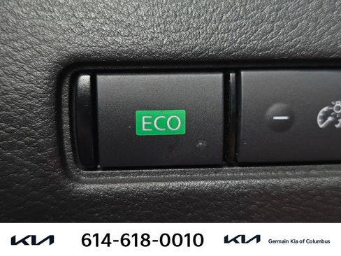Used 2024 Nissan Sentra SV FWD image 31