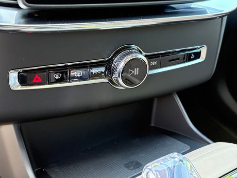 New 2026 Volvo XC90 B6 Ultra w/ Lounge Package image 16