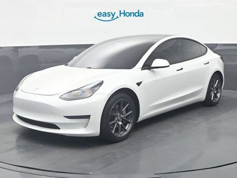 Used 2021 Tesla Model 3 Standard Range Plus RWD image 3