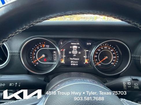 Used 2021 Jeep Wrangler Unlimited Sahara AWD/4WD image 15