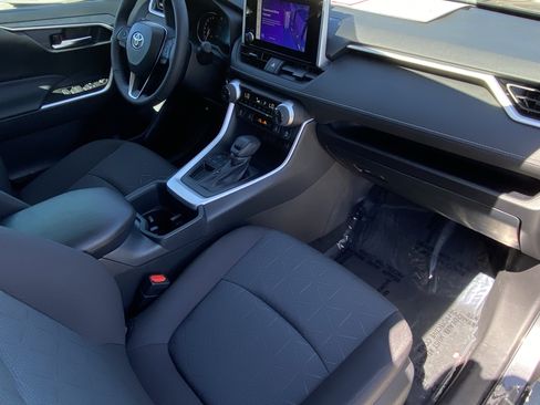 Certified 2025 Toyota RAV4 XLE w/ Convenience Package FWD image 9