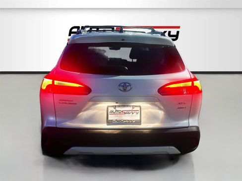 Used 2025 Toyota Corolla Cross XLE image 6