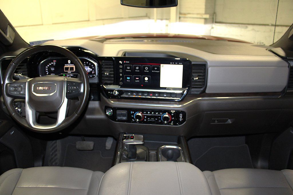 Used 2024 GMC Sierra 1500 SLT w/ SLT Premium Plus Package AWD/4WD image 9