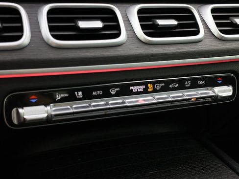 Used 2023 Mercedes-Benz GLS 580 4MATIC image 33