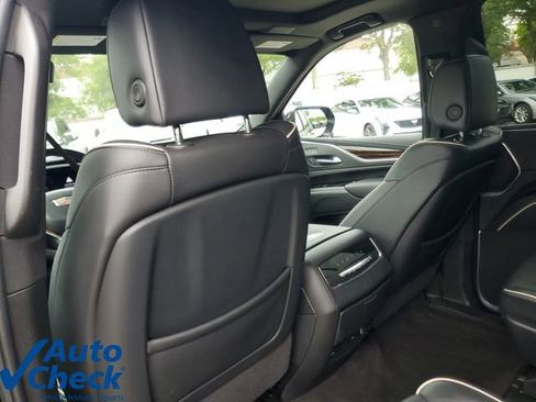 Used 2022 Cadillac Escalade ESV Premium Luxury RWD image 15