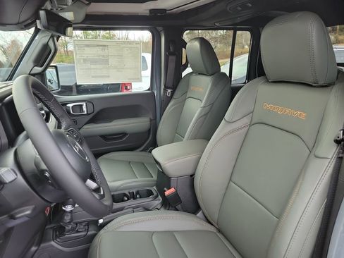 New 2026 Jeep Gladiator Mojave image 12