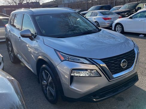 Used 2021 Nissan Rogue SL image 3