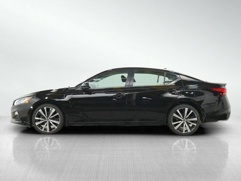 Used 2020 Nissan Altima 2.5 SR w/ Premium Package AWD/4WD image 2