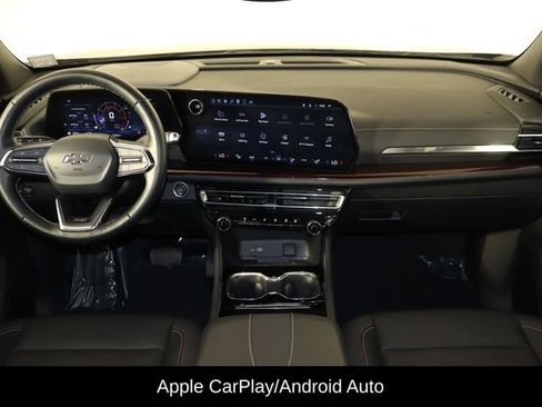 Used 2025 Chevrolet Traverse Z71 w/ Driver Confidence Package AWD/4WD image 13