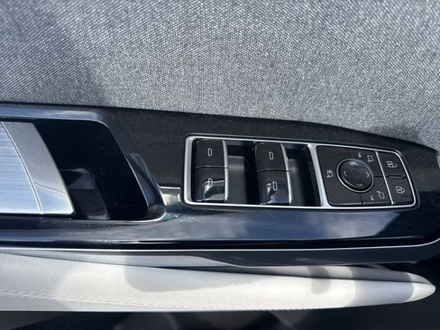 Used 2025 Cadillac Escalade Sport Platinum w/ LPO, Floor Liner Package AWD/4WD image 32