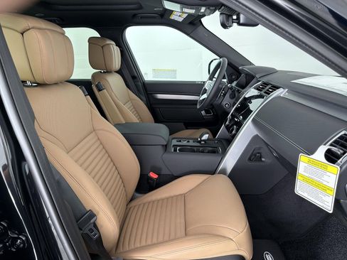 New 2026 Land Rover Discovery Limited Edition image 32