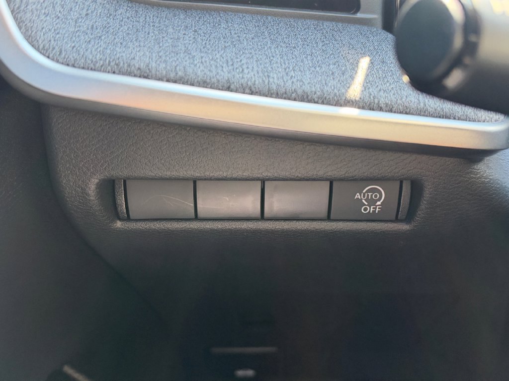 Used 2026 Nissan Kicks SV FWD image 23