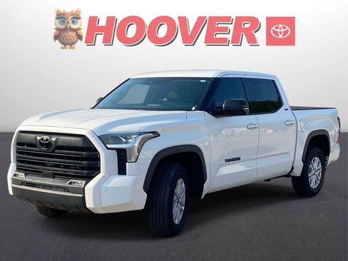 Used 2023 Toyota Tundra SR5 w/ SR5 Premium Package RWD image 3